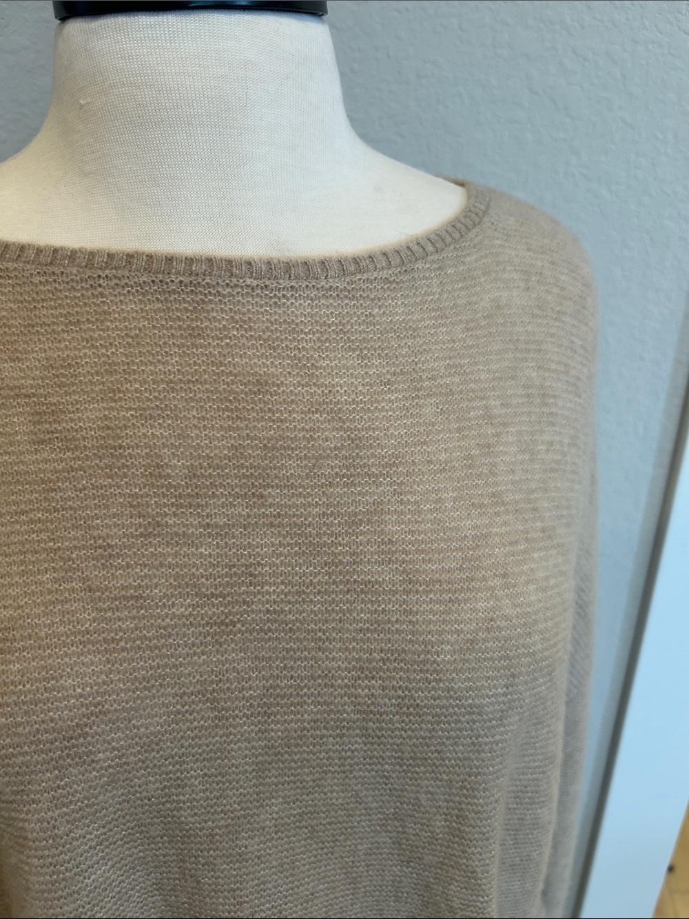 Women’s Lily Silk Cashmere and Mulberey Sulk Scoop Neck Sweater in Beige - Picture 2 of 5